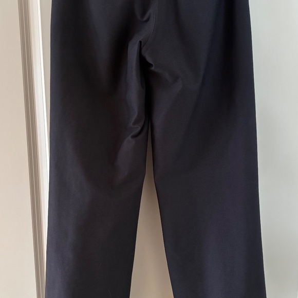 Lululemon Utilitech Relaxed-Fit Mid-Rise Trouser - Picture 2 of 5